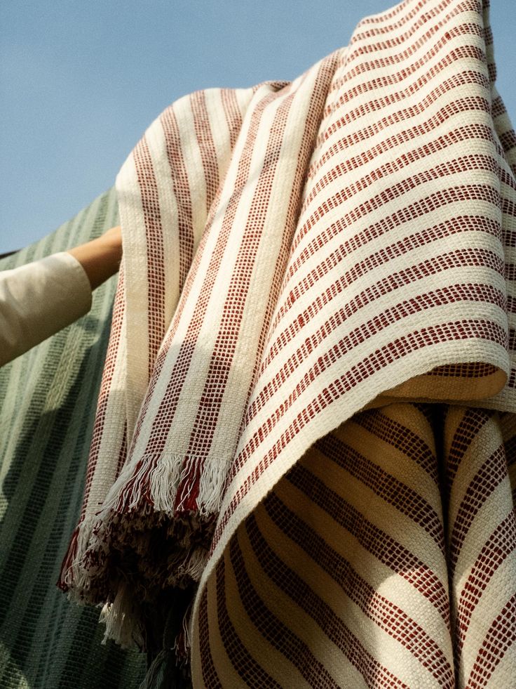 Soft textured throw blanket